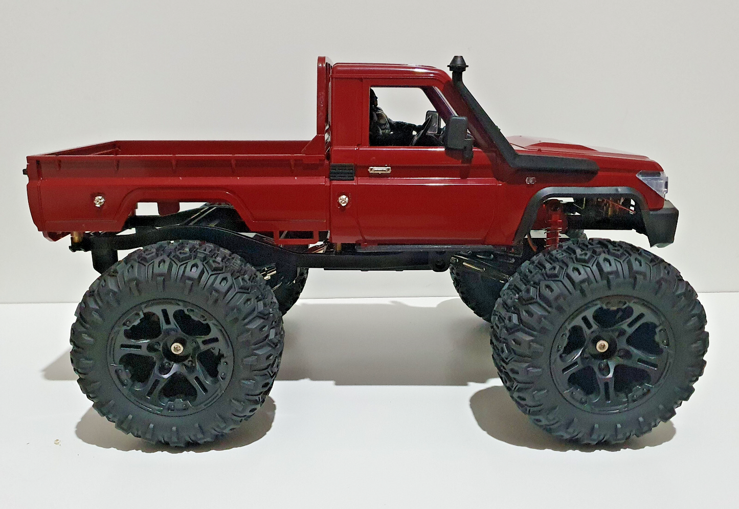 MN82 RC Rock Crawler MONSTER TRUCK Custom Build Toyota LC79 Upgraded