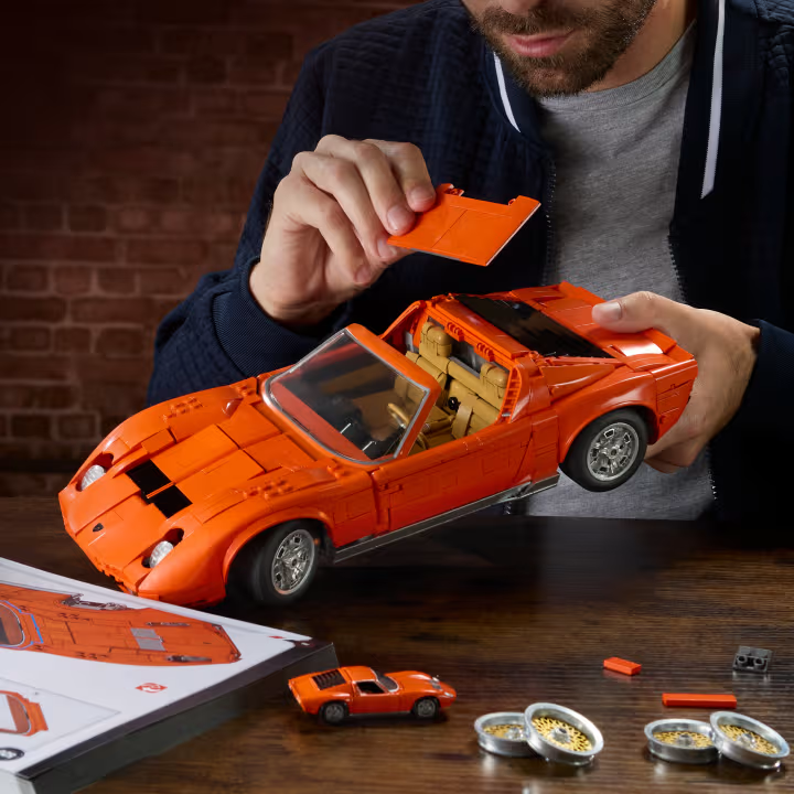 Mattel Brick Shop Hot Wheels PREMIUM ’71 Lamborghini Miura P400 Sv 1:12 Kit