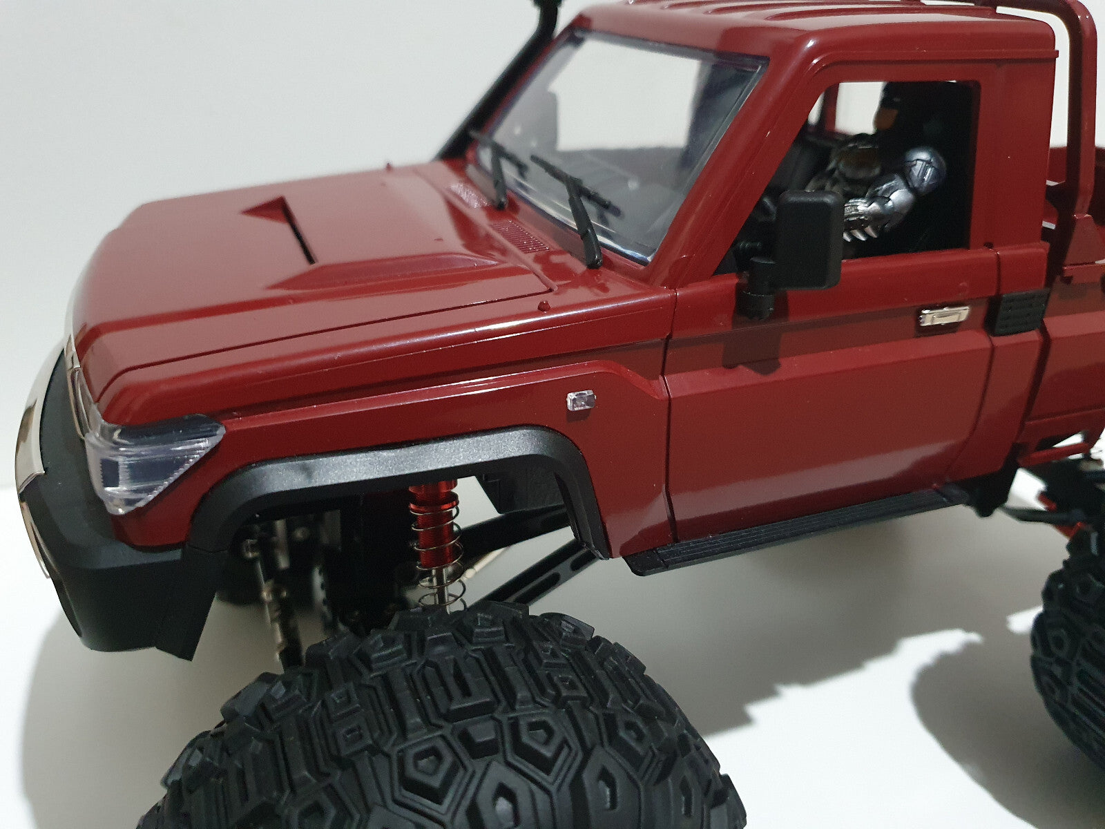 MN82 RC Rock Crawler MONSTER TRUCK Custom Build Toyota LC79 Upgraded