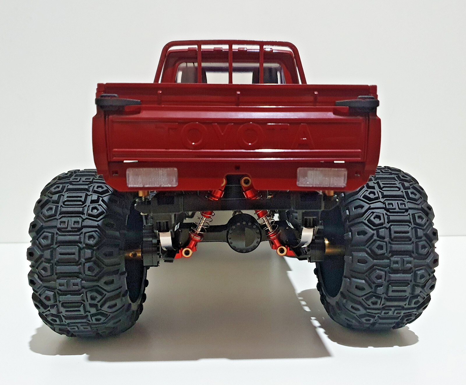 MN82 RC Rock Crawler MONSTER TRUCK Custom Build Toyota LC79 Upgraded